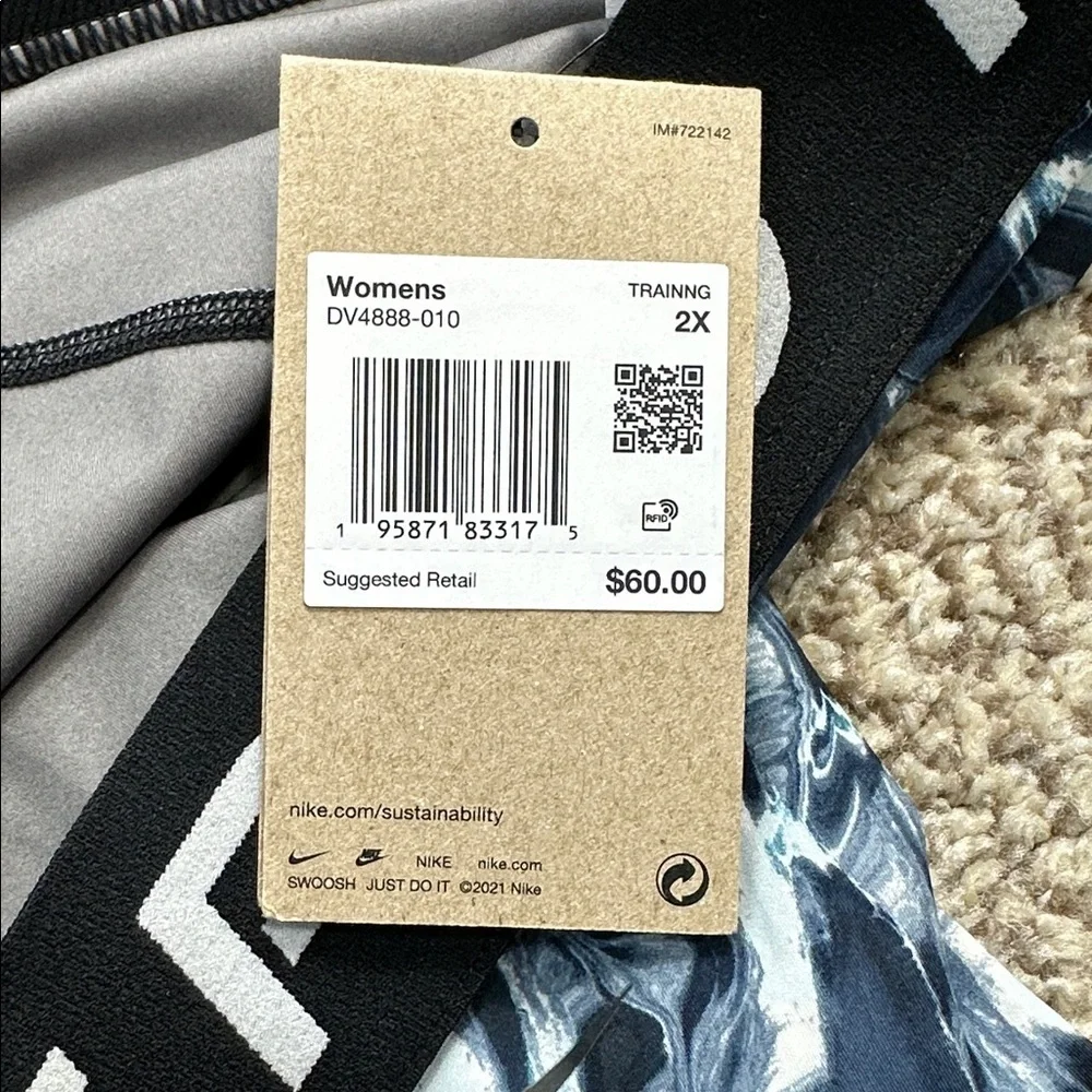 Nike Pro Full length mid rise tight fit leggings